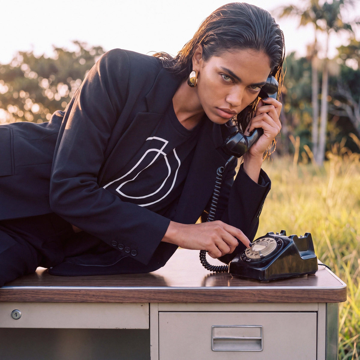 AMAYA relaxed boxy tee in black GOTS-certified organic cotton – Oldest Daughter, Byron Bay