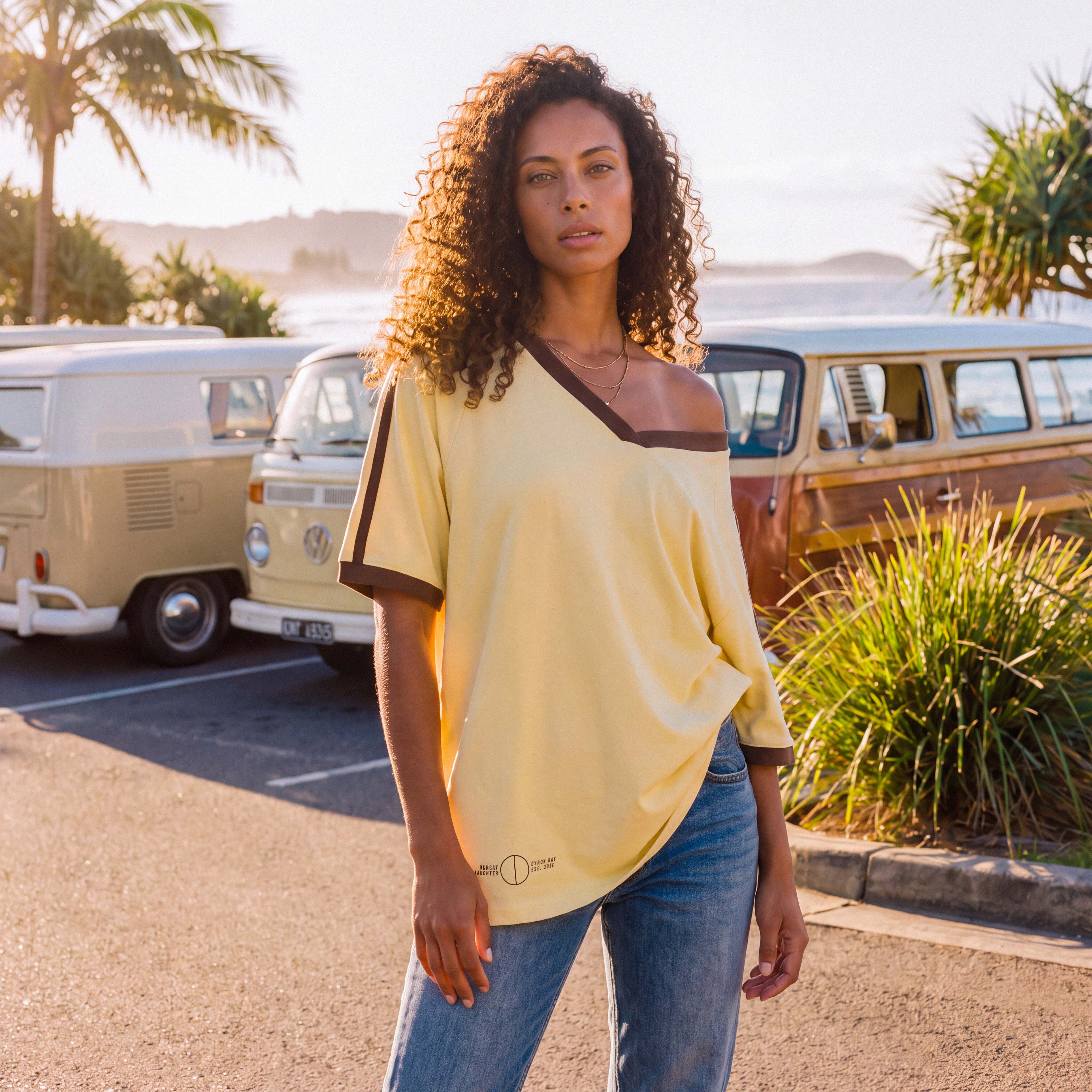 Relaxed oversized fit of the ANNI organic cotton tee in pale yellow – Oldest Daughter, Byron Bay