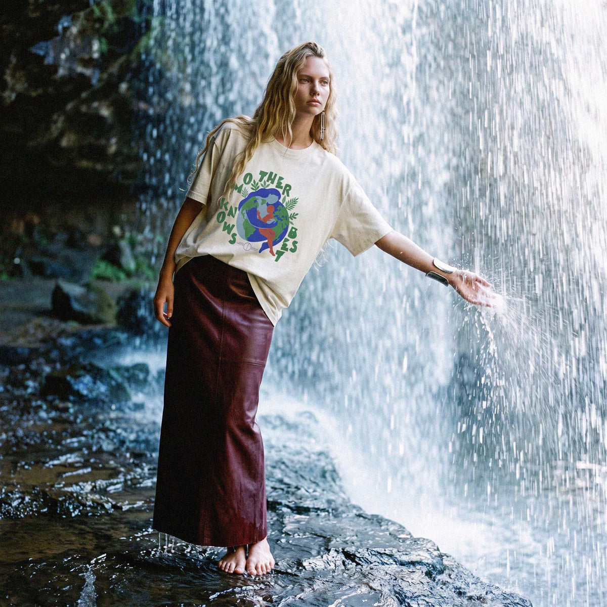EVE organic cotton slouch tee worn loose through the body – Oldest Daughter, Byron Bay