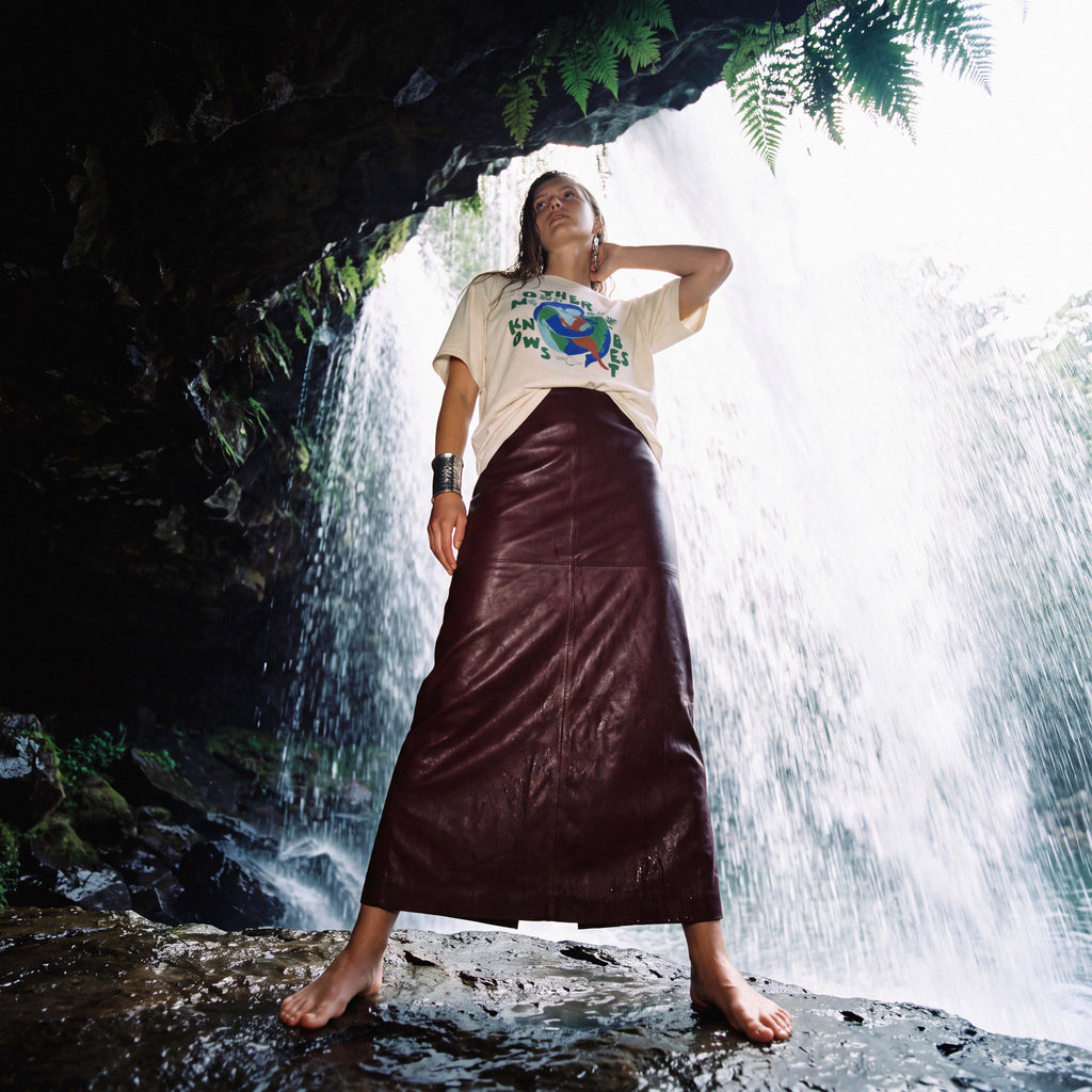 Sleeve and shoulder detail on the antique white EVE organic cotton tee – Oldest Daughter, Byron Bay