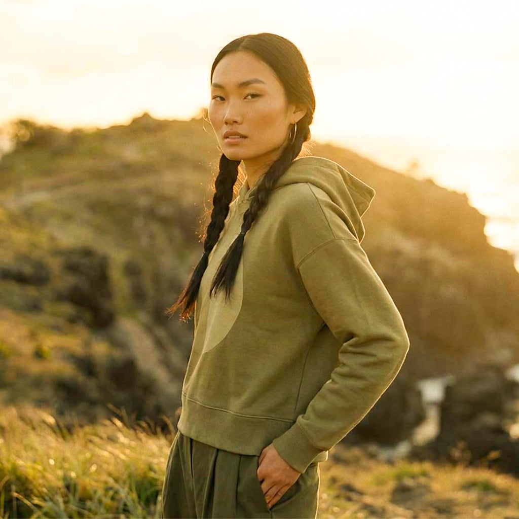 Fabric detail of the organic and recycled cotton YARA hoodie in faded olive – Oldest Daughter