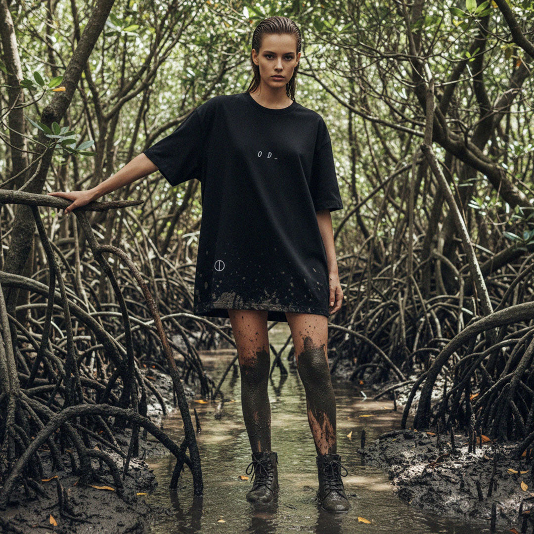 '_Underscore' certified organic (oversized) tee – black (women) by Oldest Daughter